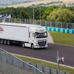 HUNGARORING Hosza a pályán van